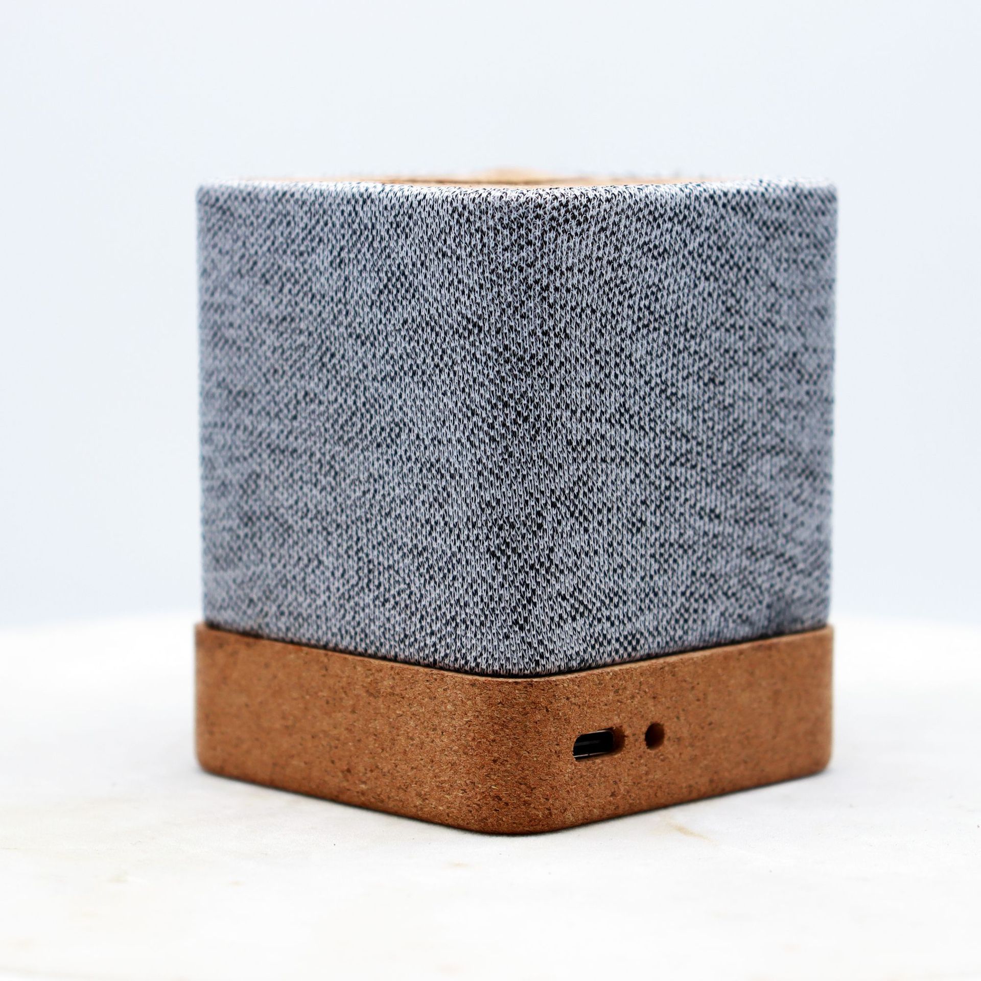 Venda al por mayor la pequeña mini caja de madera portátil activa del altavoz del Usb inalámbrico