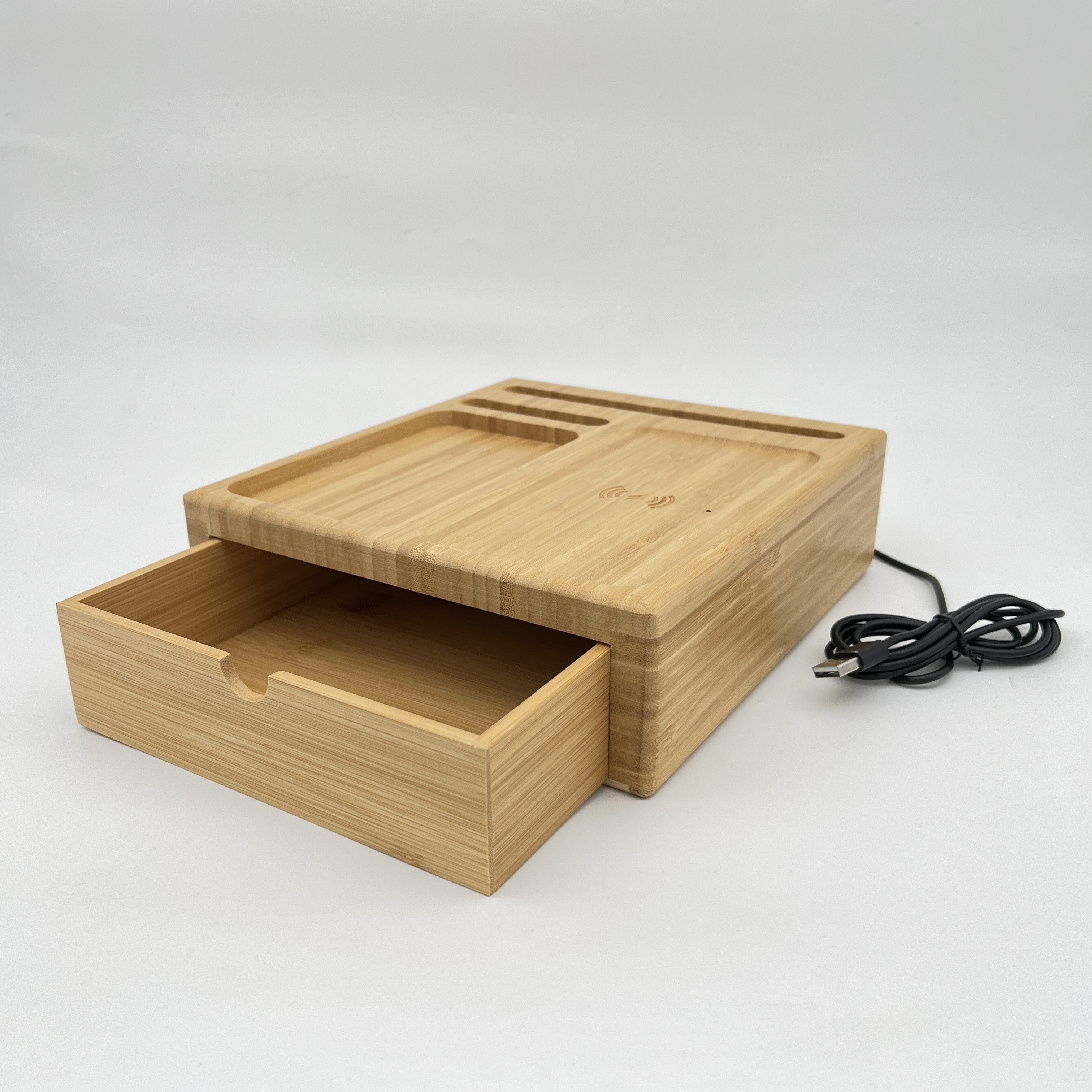 Cargador inalámbrico de bambú de madera de 10W con organizador de escritorio para dormitorio 