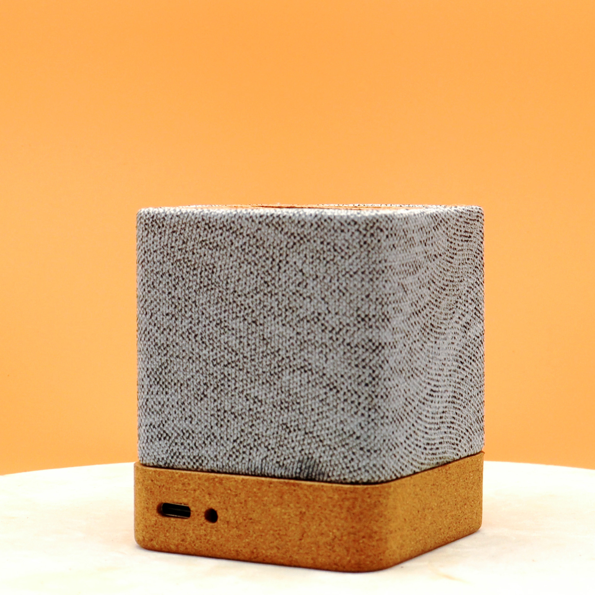 Venda al por mayor la pequeña mini caja de madera portátil activa del altavoz del Usb inalámbrico