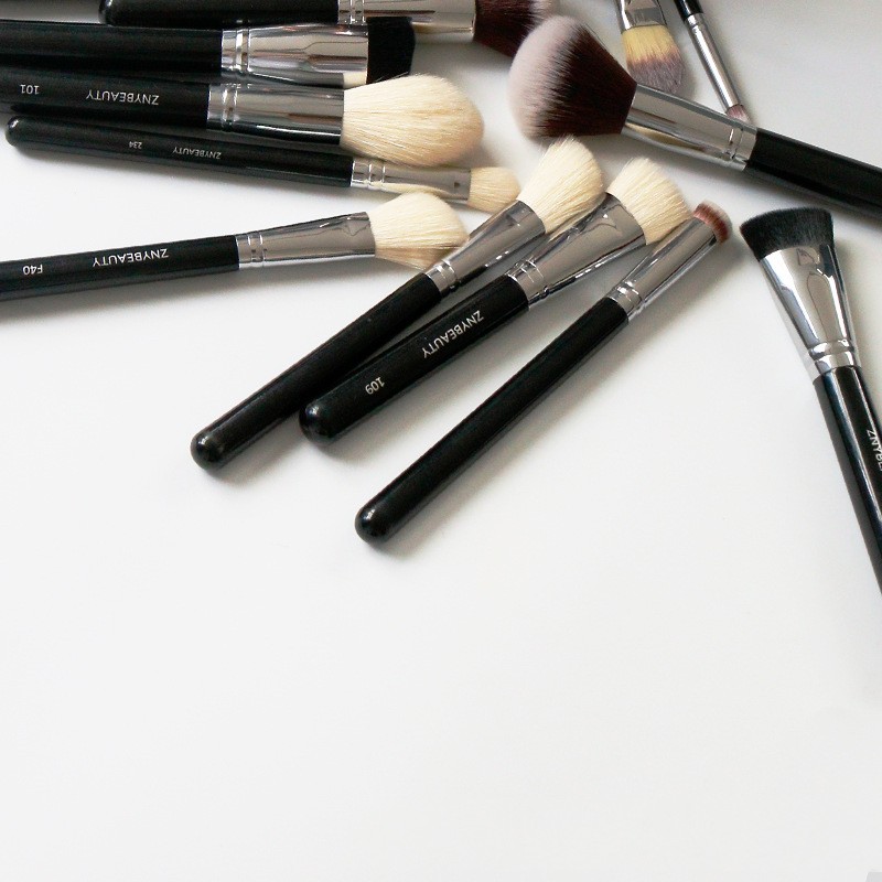 El maquillaje 15PCS equipa el sistema de cepillo del maquillaje del polvo flojo del pelo animal 