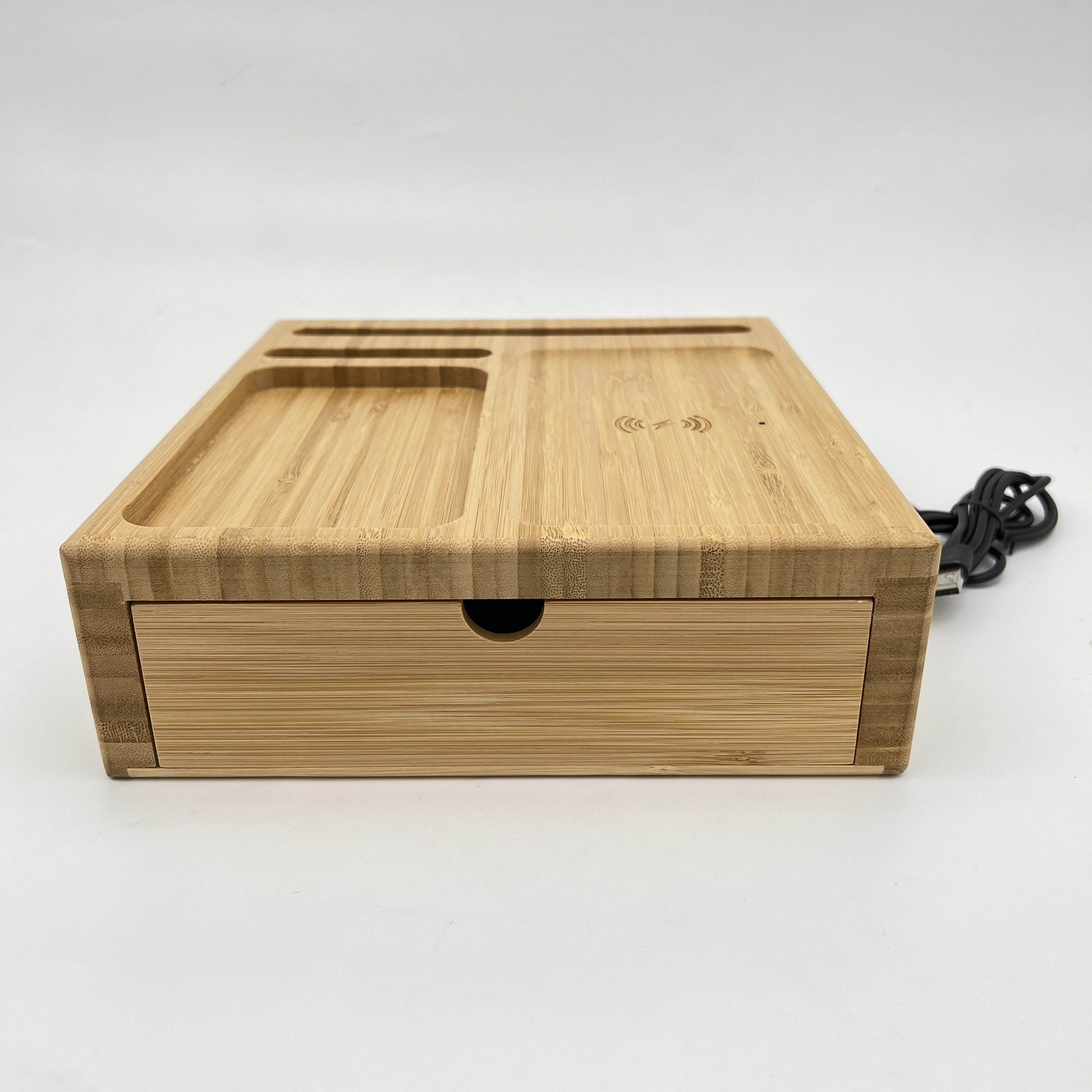 Cargador inalámbrico de bambú de madera de 10W con organizador de escritorio para dormitorio 