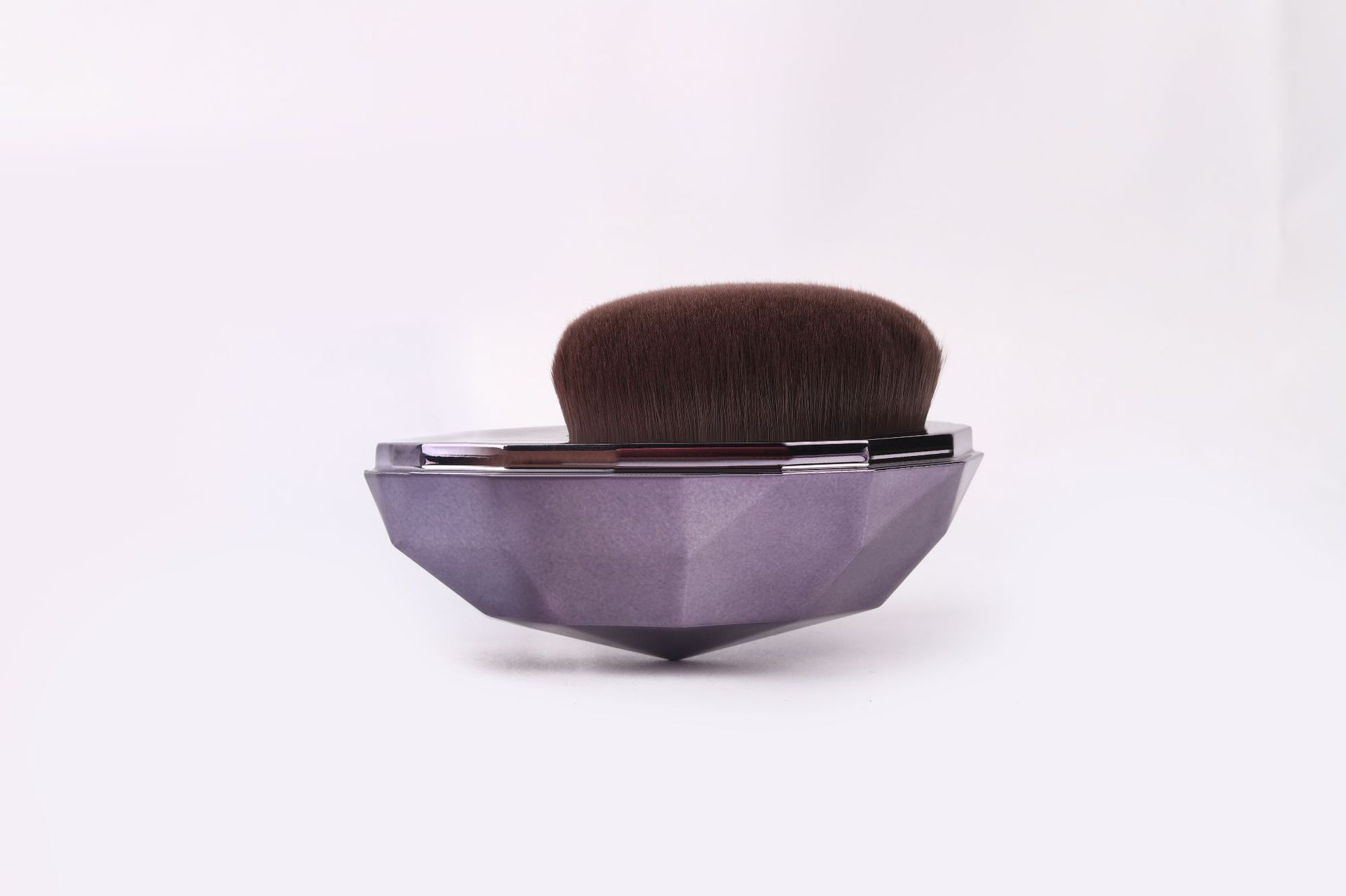 N.° 55 Brocha de maquillaje líquida para base líquida con corte de diamante, morada, sin rayas, mágica